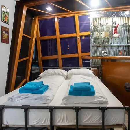 In Pub Kamera Klub Apatment-city Center Апартаменти