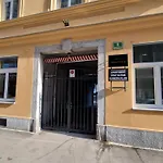 Apartment In Pub Kamera Klub Apatment-city Center *