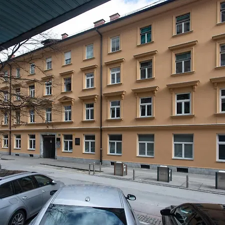 Apartment In Pub Kamera Klub Apatment-city Center Laibach