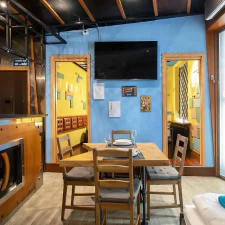 In Pub Kamera Klub Apatment-city Center Daire Ljubljana