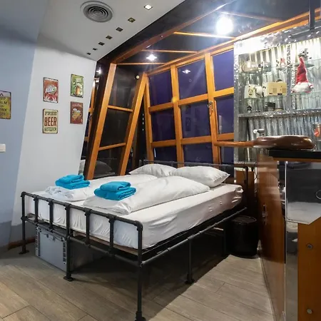 Appartement In Pub Kamera Klub Apatment-city Center Ljubljana