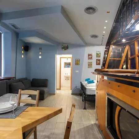 Appartement In Pub Kamera Klub Apatment-city Center